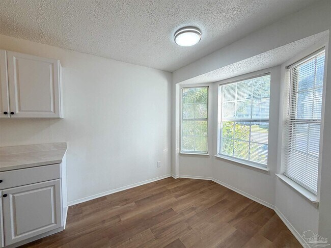 Foto del edificio - 1500 E Johnson Ave