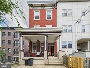 Building Photo - 3829 Hamilton St