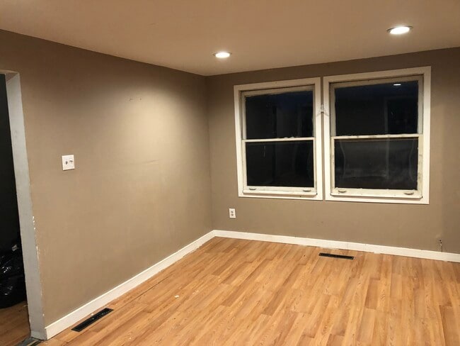 Living room south wall - 502 Lucy St