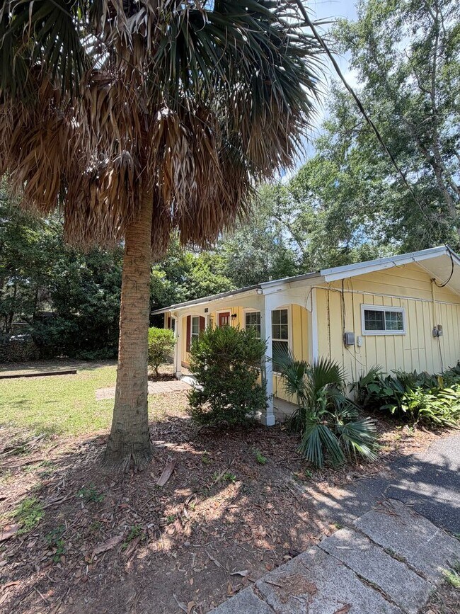 Foto del edificio - 3/1 Located in the Heart of Tallahassee Florida. Available NOW