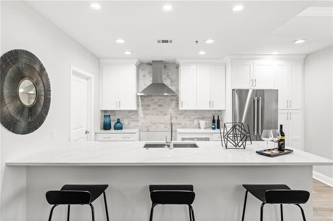 Building Photo - 270 17th St
