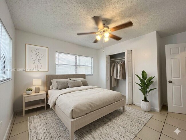 Foto del edificio - 6543 SW 28th St
