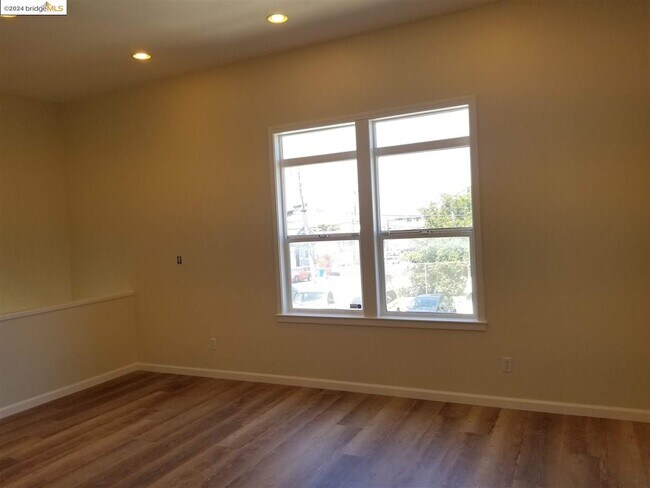 Building Photo - 1657 La Salle Ave