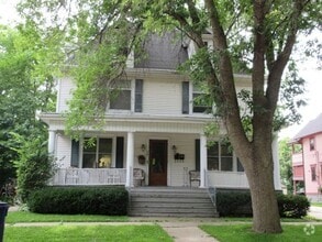 Building Photo - 28 Sinclair St