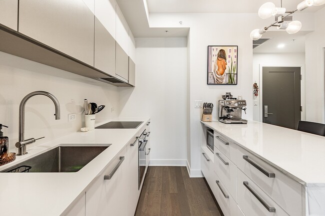 Building Photo - 628 Rue Saint-Jacques