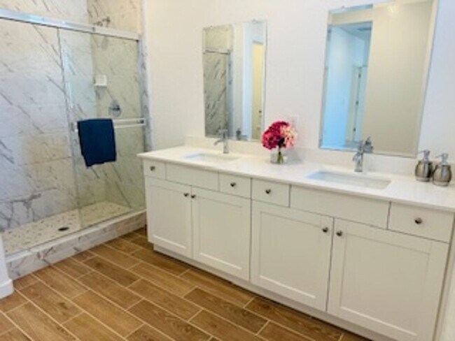 Foto del edificio - $500 Move In Bonus $2,695 Heritage Grove 3 Bed+Loft Home, Solar, Clovis & Shepherd - Plum Tree Ave.