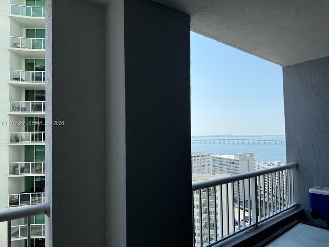 Foto del edificio - 170 SE 14th St