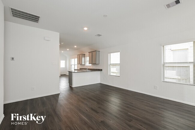 Foto del edificio - 18430 Summit Ranch Dr