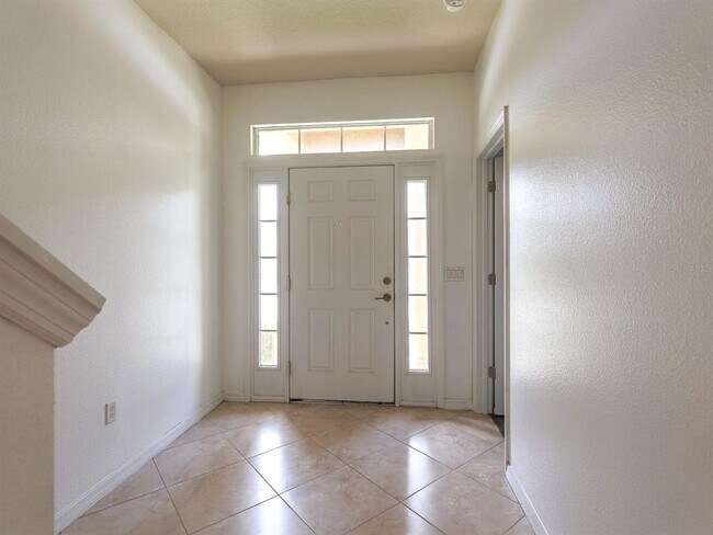 Foto del edificio - 687 Pensacola Ln