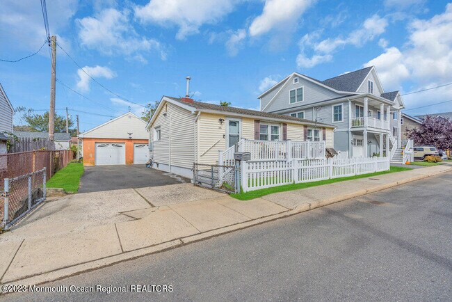 Foto del edificio - 56 Huddy Ave