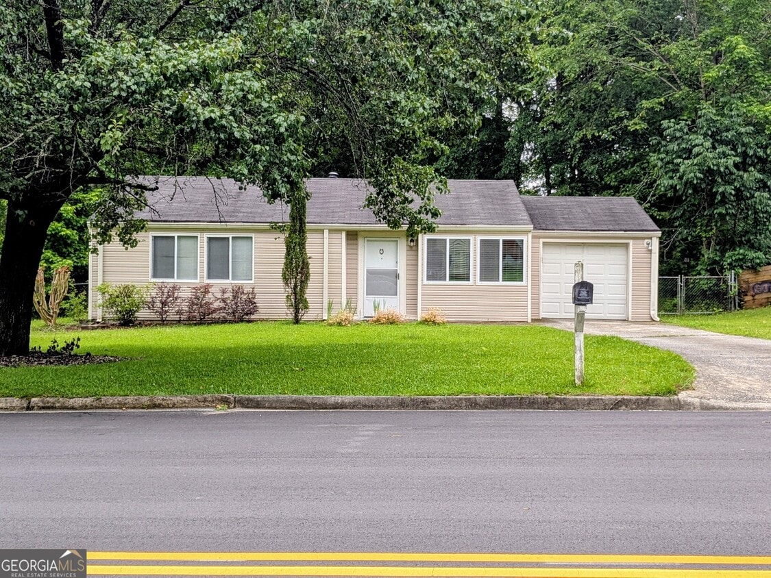 Primary Photo - 137 Wynnmeade Pkwy