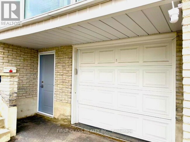 Building Photo - 288 Shawnee Cir