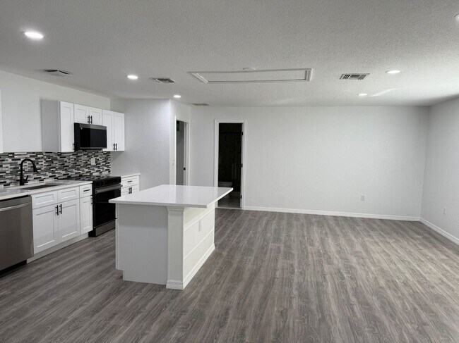 Foto del edificio - 12948 SW 62nd Street Rd
