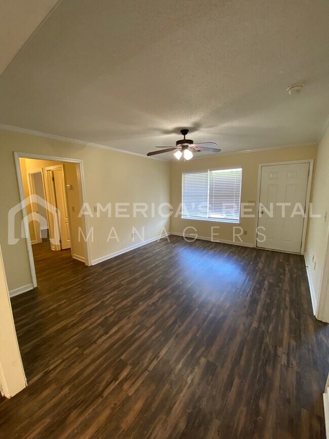 Building Photo - Home Available For Rent in Elrod!$250 GIFT...