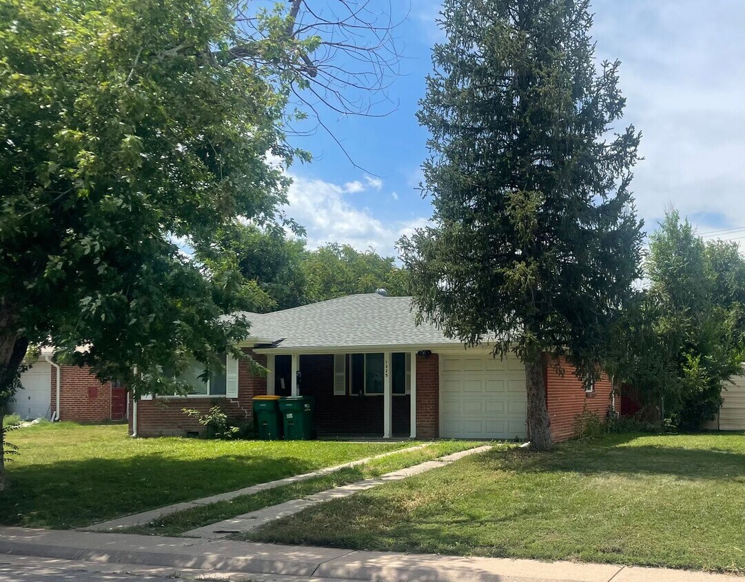 Primary Photo - Single family home for rent near Anschutz ...