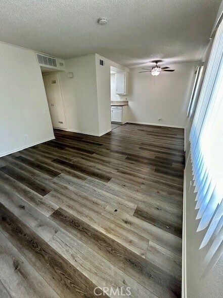 Foto del edificio - 68460 Kings Rd