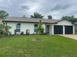 Building Photo - 1743 Cricket Hollow Dr