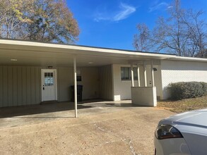 Building Photo - 311 Jewel Dr