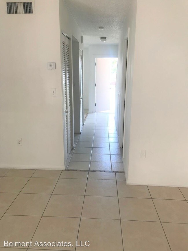 Building Photo - 1001 N Beneva Rd