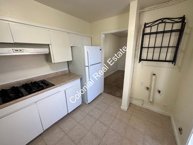 Building Photo - Spacious and efficient two-bedroom one bat...