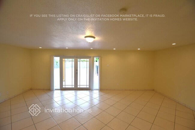 Foto del edificio - 623 W 63rd Dr