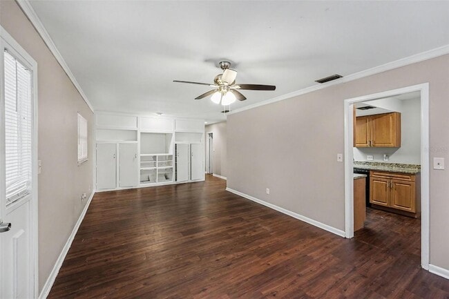 Building Photo - 14706 Carnation Dr