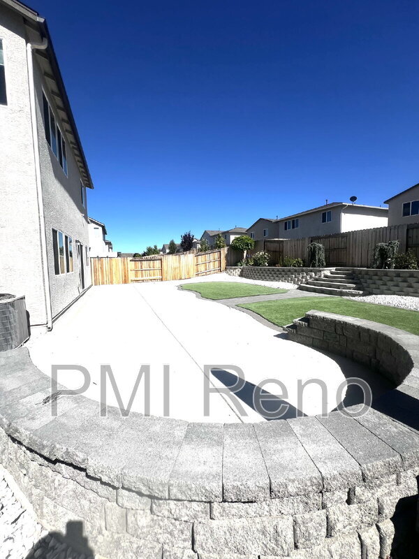Foto del edificio - 8880 Portia Dr