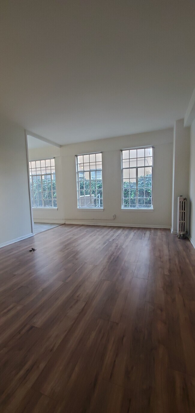 Foto del edificio - 840 S Serrano Ave