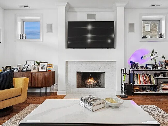 Foto del edificio - 453 N May St