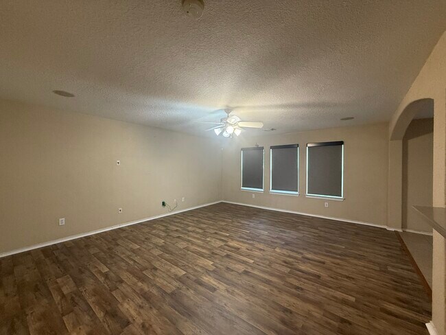 Foto del edificio - 11215 Overland Trail Dr