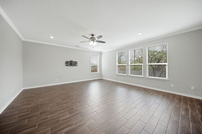 Building Photo - 4 Bedroom/2.5 Bath Texas Research Park Sub...