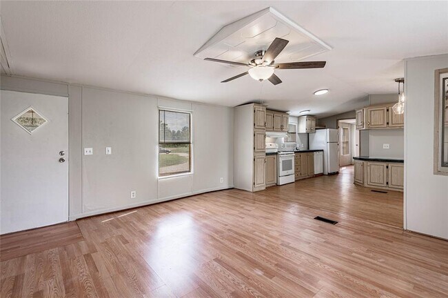 Building Photo - 1345 FM 405 Rd