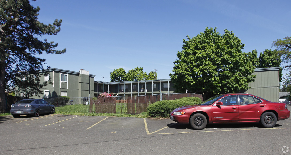 Primary Photo - Autumn Oaks Apartments