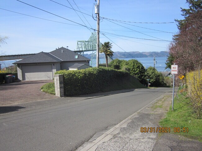 Street view from parking lot - 280 Lincoln St