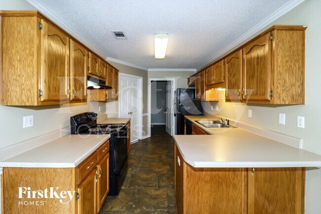 Building Photo - 9095 Strawberry Ln