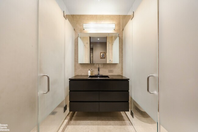 Foto del edificio - Lincoln Center 3/4 Bedroom