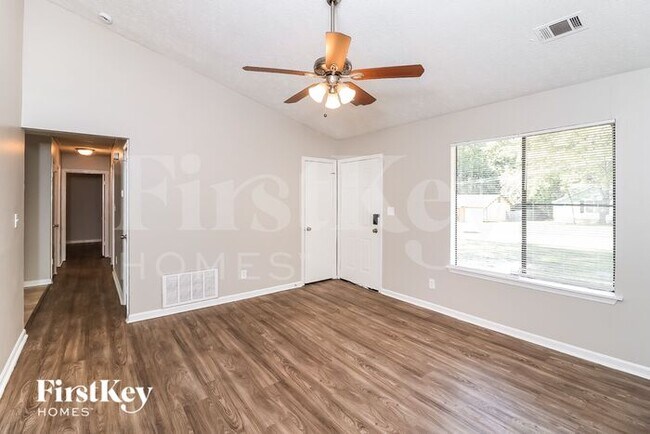 Building Photo - 212 Sterling Ridge Dr