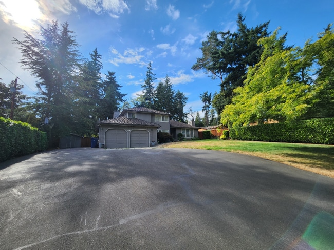 Building Photo - 20673 Marine View Dr SW