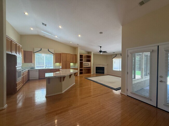 Foto del edificio - 661 Vintage Valley Dr