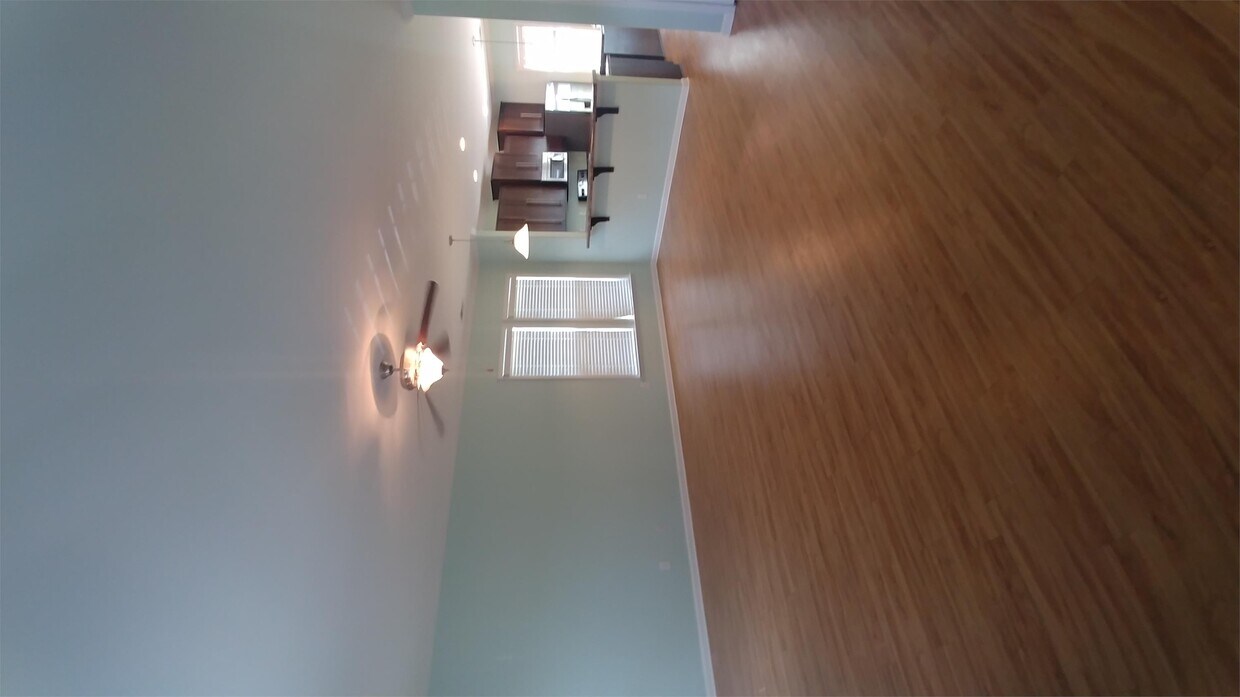 Building Photo - 222 Ventura Pl