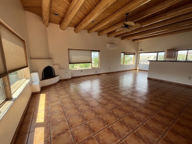 Building Photo - 70 Camino de los Arroyos