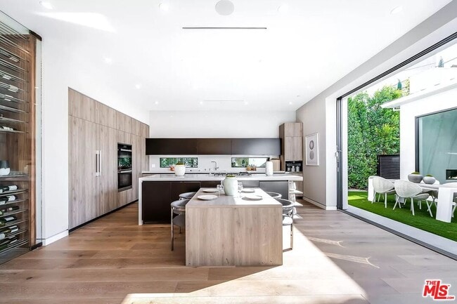 Building Photo - 723 Orlando Ave