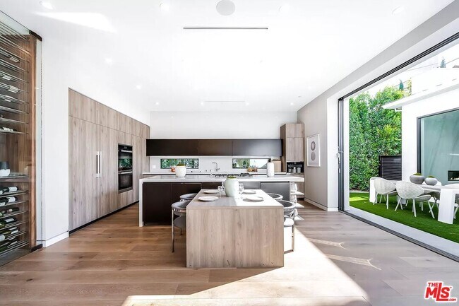 Foto del edificio - 723 Orlando Ave