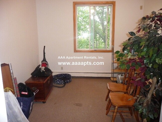 Foto del edificio - 4 Nielson Ave