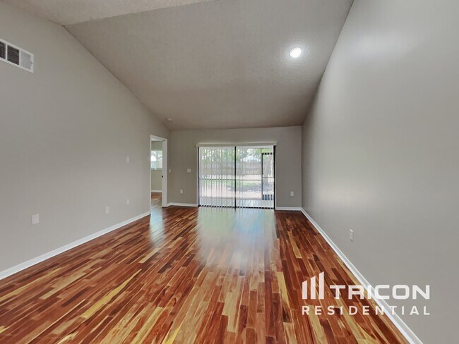Foto del edificio - 4442 Sandhurst Dr