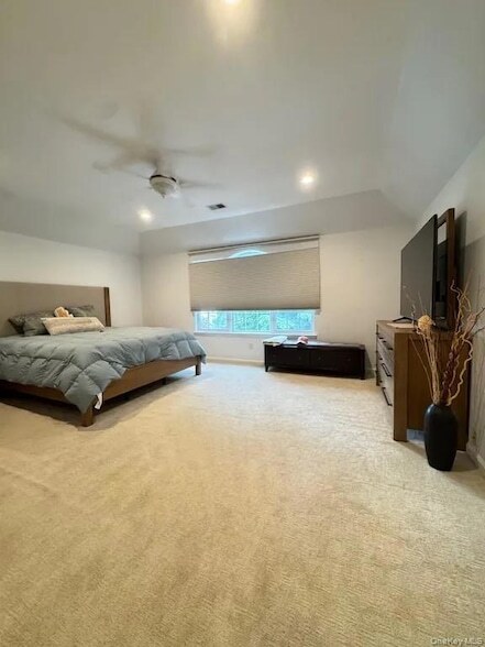 Foto del edificio - 103 Sunflower Ridge Rd