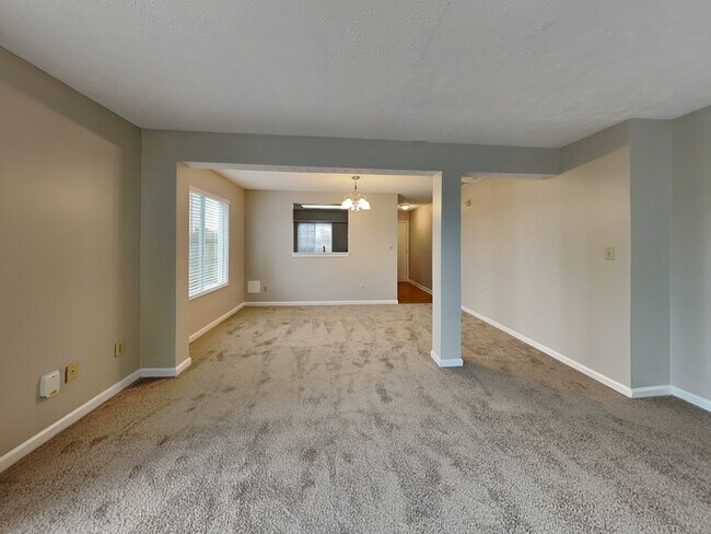 Foto del edificio - 2493 Grand Fir Dr