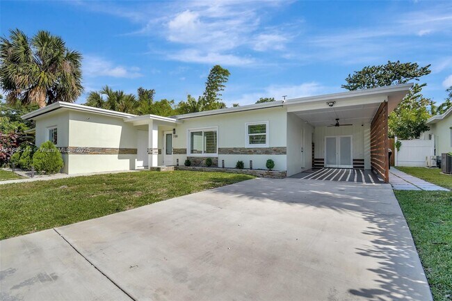 Building Photo - 1100 SW 20th St