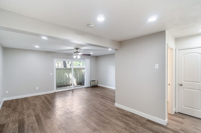 Interior Photo - Country Squire Apartments