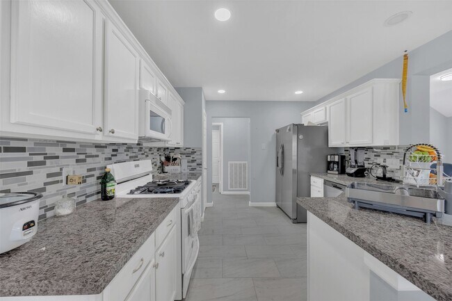 Foto del edificio - 3830 Landon Park Dr